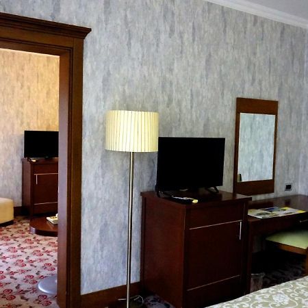 Queen Thermal Resort Hotel Emet Bagian luar foto